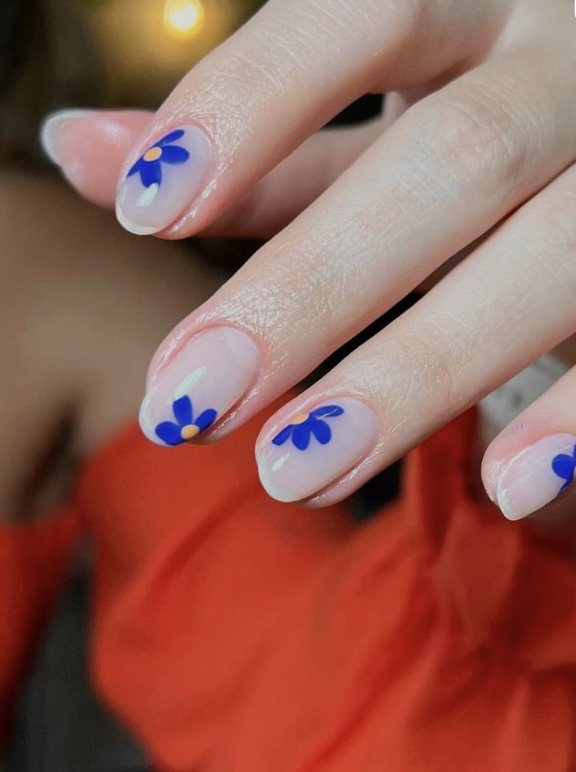 Flores azules nail art