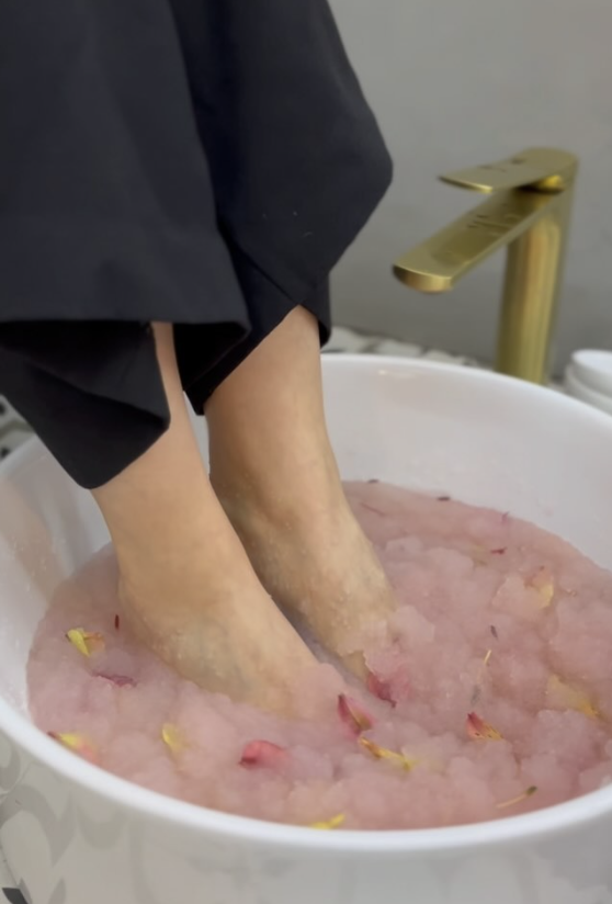 Pedicure spa con rosas